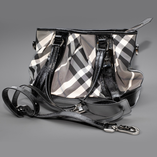 Burberry Black Beat Check Lowry - Kol Çantası